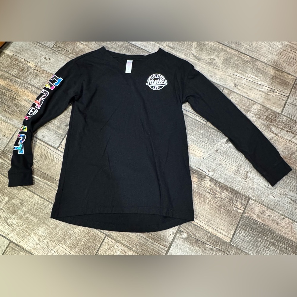 Shirt​ - Picture 2 of 9